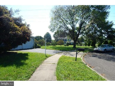 112 Carmen Ln, Langhorne, PA 19047 - photo 4