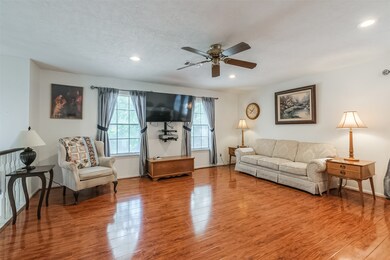 15835 Maple Manor Dr, Houston, TX 77095 - photo 7