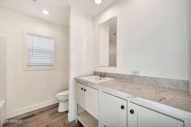 53798 W Footprints-29