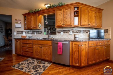 3324 SW 47th Ct, Topeka, KS 66610 - photo 7