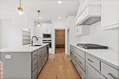 18926 Ocheltree St, Spring Hill, KS 66083 - photo 5