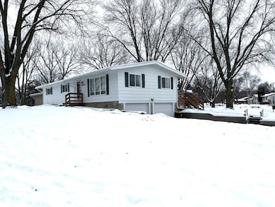 3702 W Amber Lake Dr, Fairmont, MN 56031 - photo 2