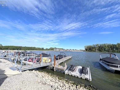 2564 S Waterside Ct unit 221, Marblehead, OH 43440 - photo 3