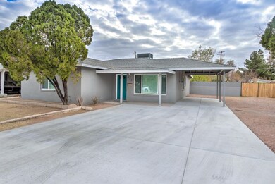 611 N Sunland Dr-3