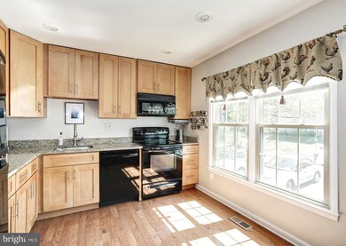 11967 Heathcote Ct, Reston, VA 20191 - photo 5