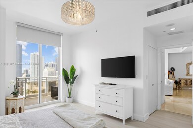 901 Brickell Key Blvd unit 3301, Miami, FL 33131 - photo 2