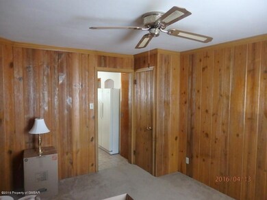 400 Thirwell Ave, Hazleton, PA 18201 - photo 3