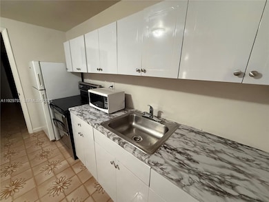 6765 SW 19th St unit Back, Miami, FL 33155 - photo 3