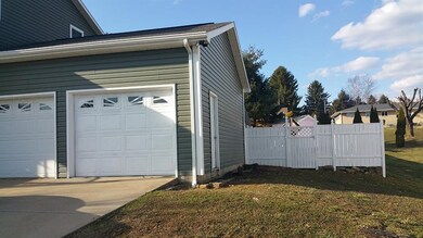 Garage/Side Exterior