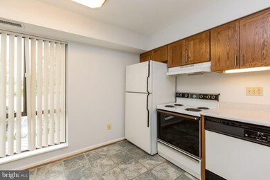 10575 Tolling Clock Way, Columbia, MD 21044 - photo 6