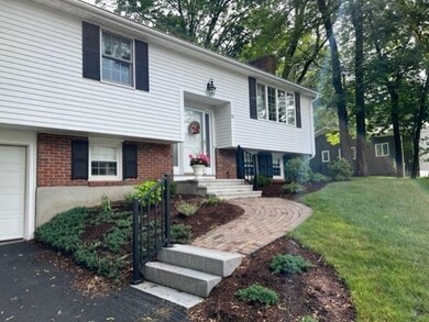 90 Bumble Bee Cir, Shrewsbury, MA 01545 - photo 3