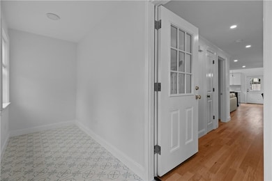 34 E Bowery St, Newport, RI 02840 - photo 2