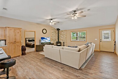 3227 E 2121 Rd, Hugo, OK 74743 - photo 2