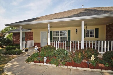 Large covered porch!
