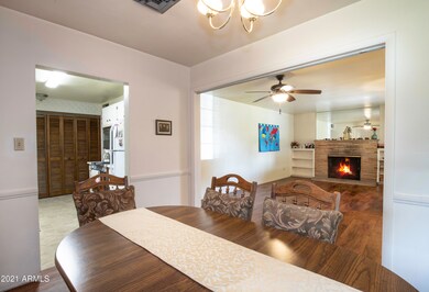 323 Elm Pic- Dining room (3)