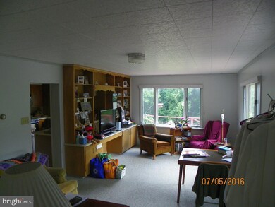 1005 E Schuylkill Rd, Pottstown, PA 19465 - photo 4