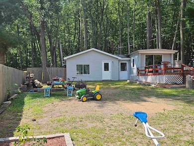 632 Pine St, Harrison, MI 48625 - photo 2