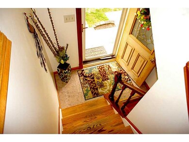 Entry/Foyer.