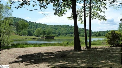 122 Knightsridge Rd, Travelers Rest, SC 29690 - photo 3