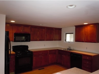 22 Milford St, Amherst, NH 03031 - photo 2