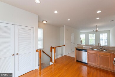 15622 John Diskin Cir, Woodbridge, VA 22191 - photo 6