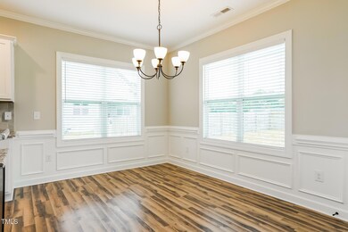 005-photo-dining-room-14534124