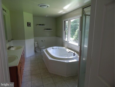 1111 Shenkel Rd, Pottstown, PA 19465 - photo 7