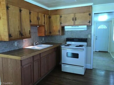 535 E Morehead St, Reidsville, NC 27320 - photo 4