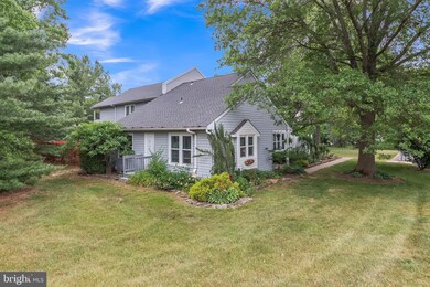 110 Solway Cir, Chalfont, PA 18914 - photo 2