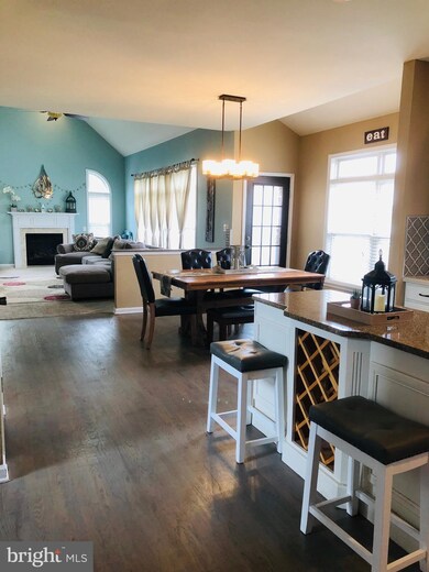 2638 Crystal Dr, Whitehall, PA 18052 - photo 5