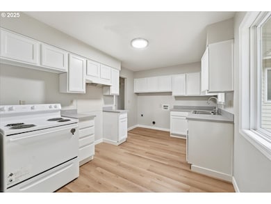 741 SE 36th Ave, Hillsboro, OR 97123 - photo 6