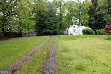 11041 Brookland Rd, Glenn Dale, MD 20769 - photo 2