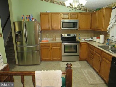 45 Yew Rd, Essex, MD 21221 - photo 3