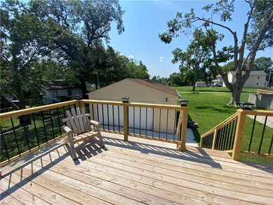 707 N 8th Ave E, Newton, IA 50208 - photo 4