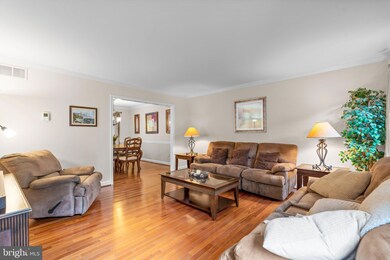 9324 Woodsedge Ct, Laurel, MD 20723 - photo 2