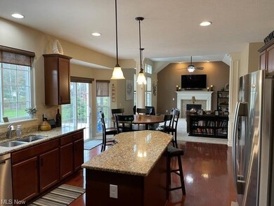 10452 Angelina Dr, North Royalton, OH 44133 - photo 4