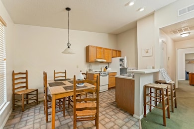 Kitchen/Dining