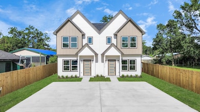 8418 Observatory St, Houston, TX 77088 - photo 2