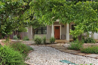 514 Fulton St, Fredericksburg, TX 78624 - photo 2