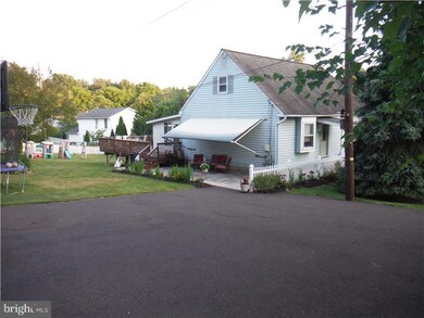 290 9th St, Sellersville, PA 18960 - photo 3