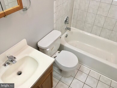 364 Grovethorn Rd, Middle River, MD 21220 - photo 3