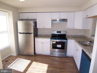 1324 E Spring Meadow Ct, Edgewood, MD 21040 - photo 4