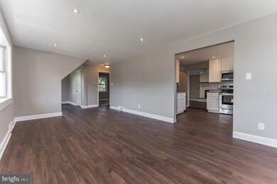 415 W 8th St, Lansdale, PA 19446 - photo 4