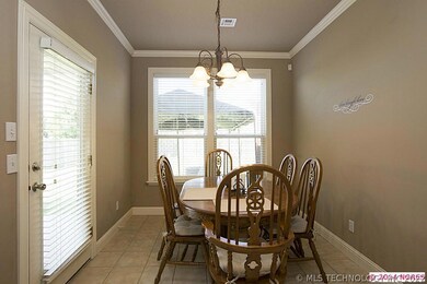 Spacious nook can accommodate extending dining tab