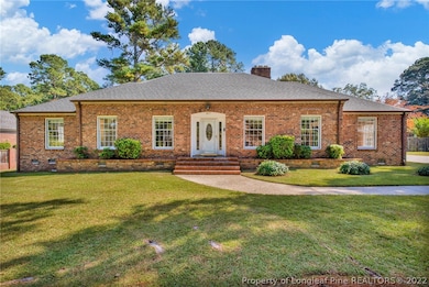 307 White Oak Ct, Fayetteville, NC 28303 - photo 2