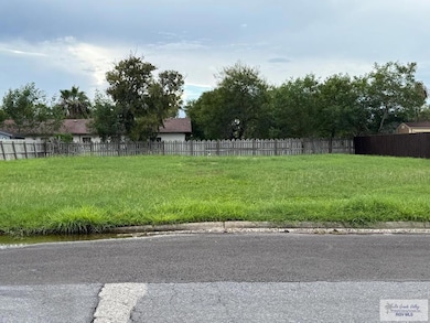 25 Valladolid St, Brownsville, TX 78520 - photo 2