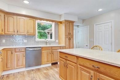 46 Pleasant St, Hanover, MA 02339 - photo 4