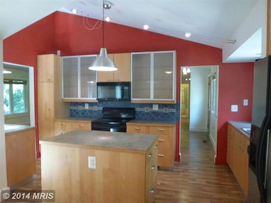 15016 Good Meadow Ct, North Potomac, MD 20878 - photo 2