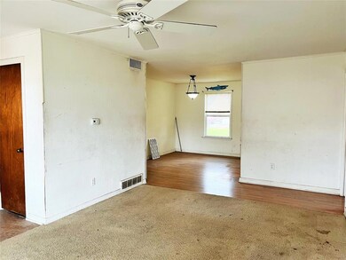 1410 Country Club Rd, Ennis, TX 75119 - photo 7