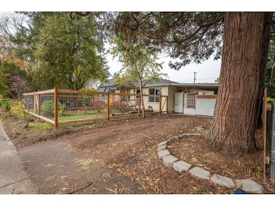 436 W M St, Springfield, OR 97477 - photo 3